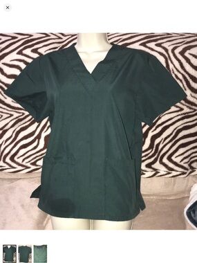 Dagacci XS Women’s Forest Green Scrub Top discolored